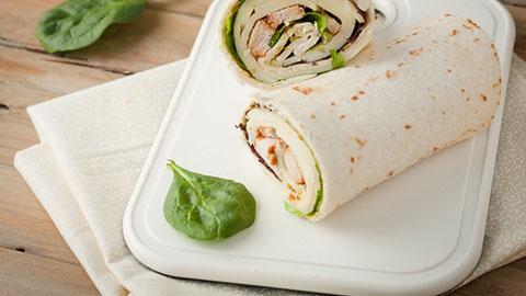 Proteína: Wraps de frango com Pesto de salsa e queijo ricota